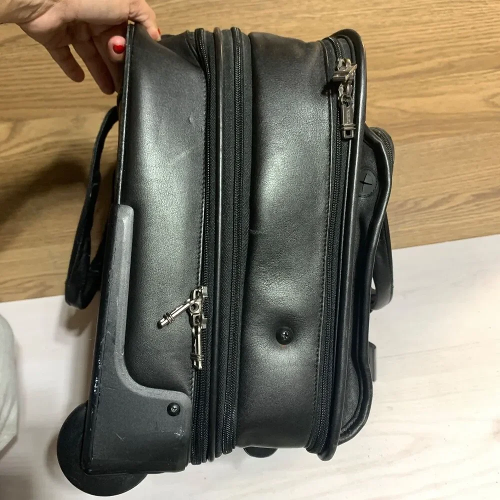 Tumi Leather 2-Wheeler Expandable Leather Laptop Briefcase #96003D4 Black